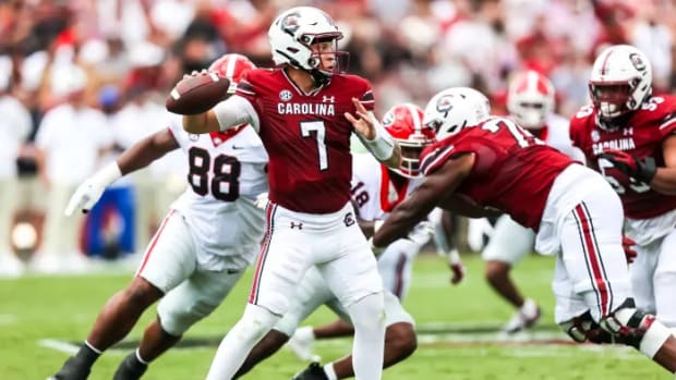 South Carolina Gamecocks quarterback Spencer Rattler (7) passes against the Georgia Bulldogs in the second quarter at Williams-Brice Stadium.